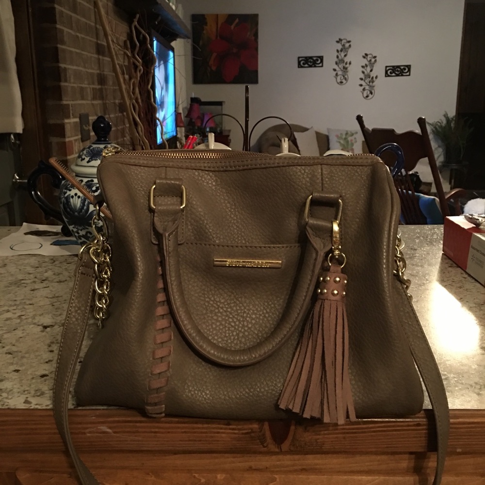Steve Madden purse. (SOLD IN MY OTHER SITE)